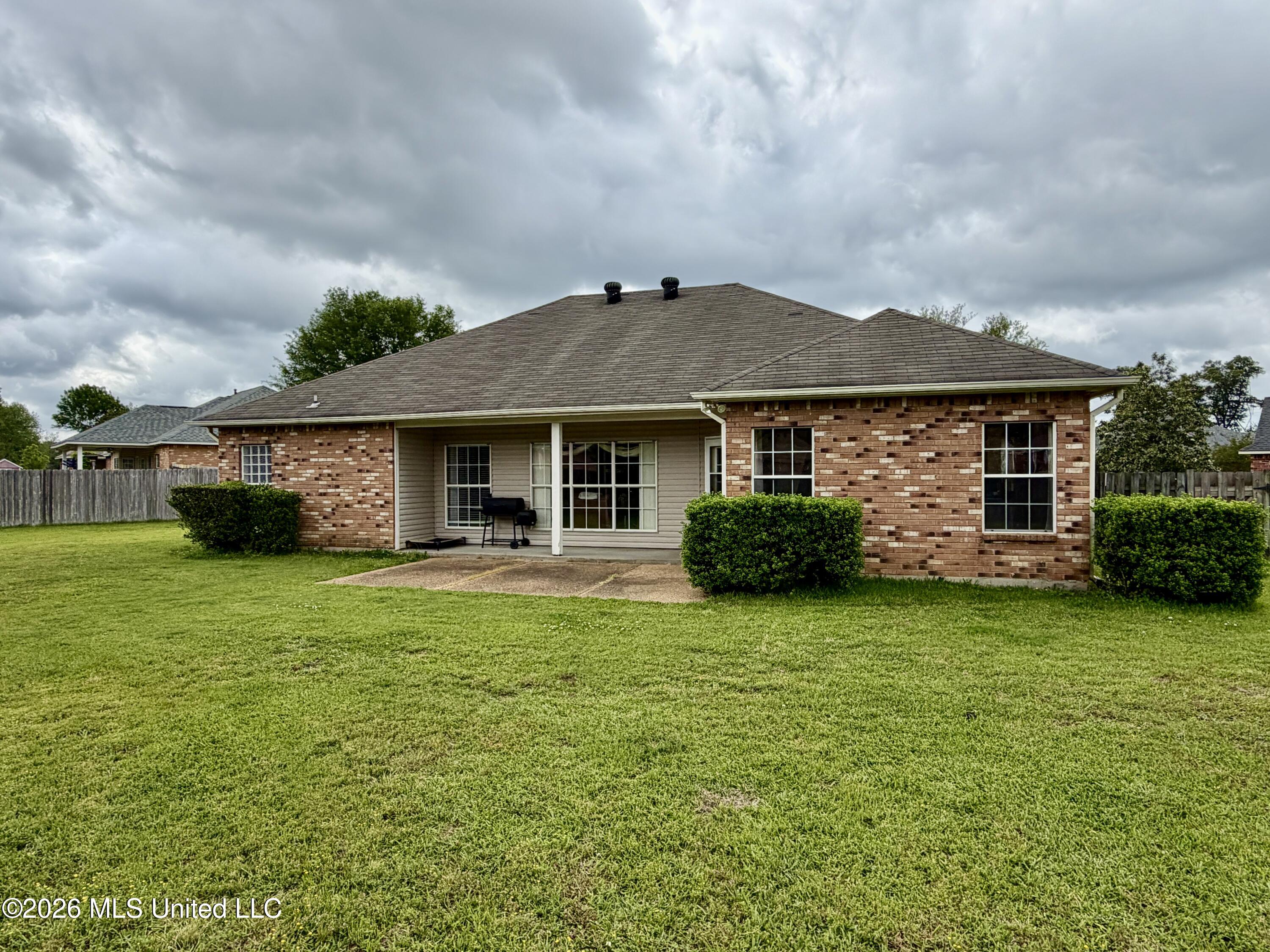 105 Edinburgh Lane Clinton, MS 39056 - Photo 6 of 33 IMG_2681