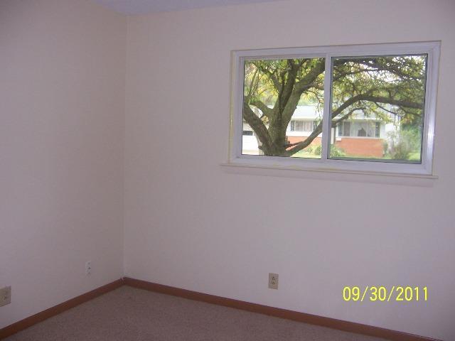 2633 Denmark Road Columbus, OH 43232 - Photo 9 of 10 Gallery Image 9