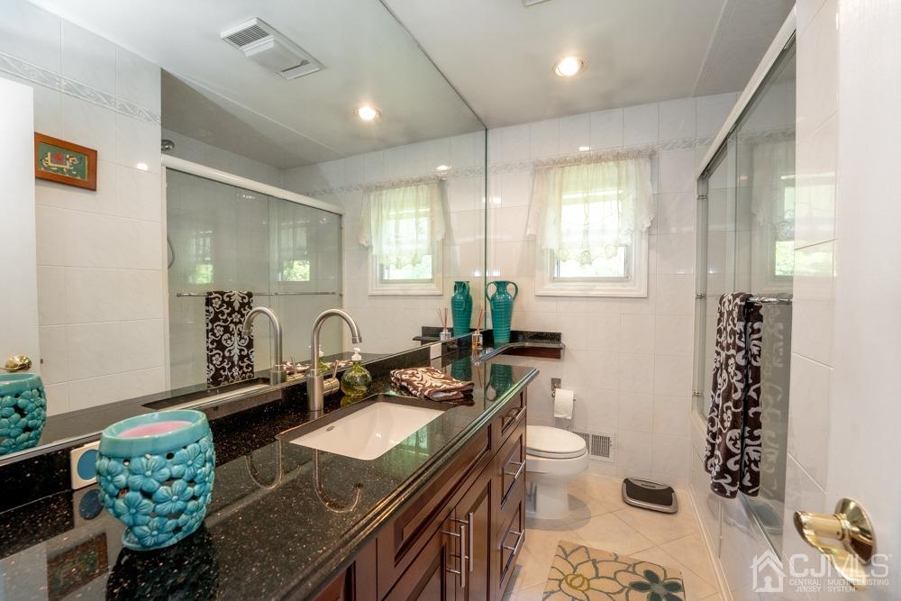 159 Jeffery Road Colonia, NJ 07067 - Photo 11 of 23 Gallery Image 11