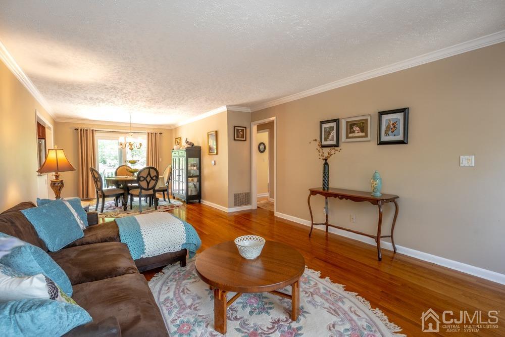 159 Jeffery Road Colonia, NJ 07067 - Photo 3 of 23 Gallery Image 3