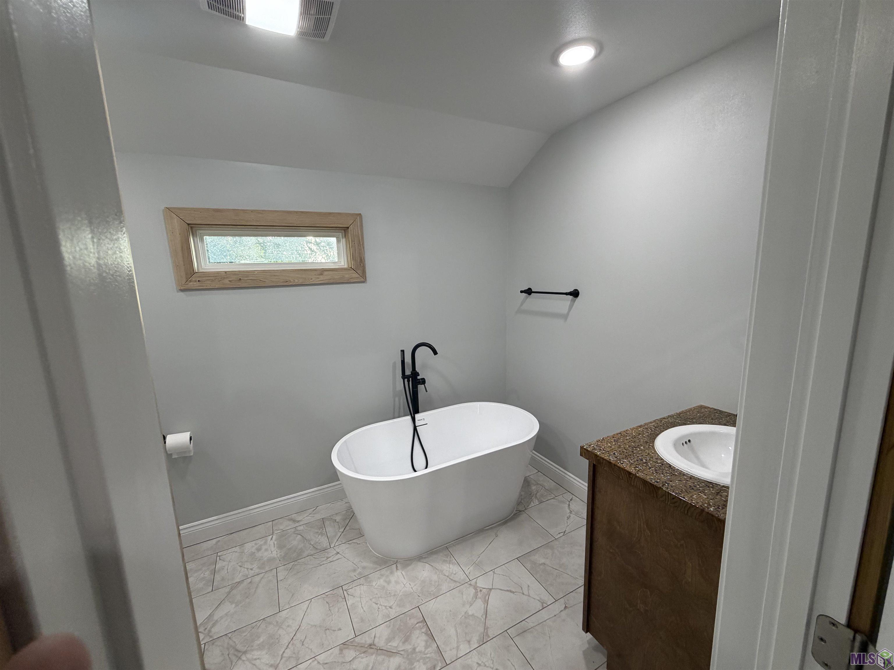 165 Grape Lane Grand Isle, LA 70358 - Photo 4 of 8