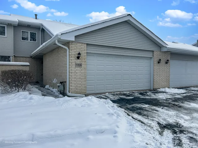 $350,000 | 7709 West 158th Court, Orland Park, IL 60462