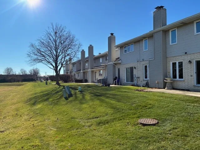 $350,000 | 7709 West 158th Court, Orland Park, IL 60462