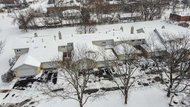 $350,000 | 7709 West 158th Court, Orland Park, IL 60462