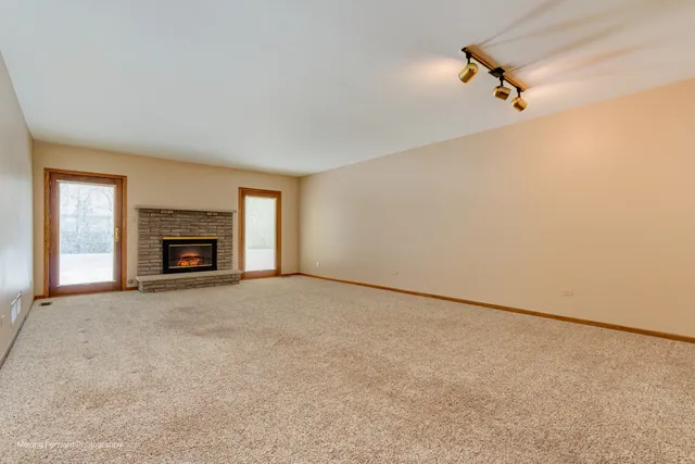 $350,000 | 7709 West 158th Court, Orland Park, IL 60462