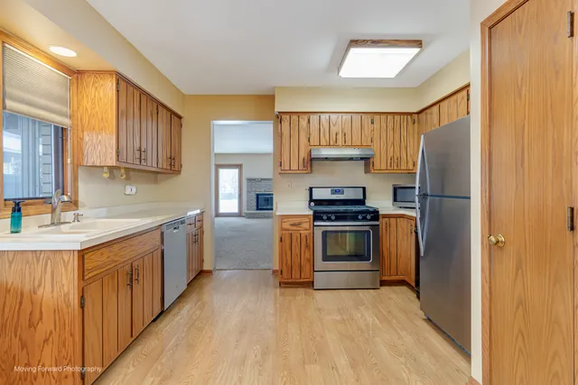 $350,000 | 7709 West 158th Court, Orland Park, IL 60462