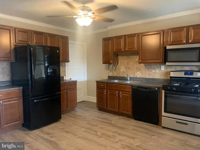 $1,875 | 73 West 5th Street, Bridgeport, PA 19405