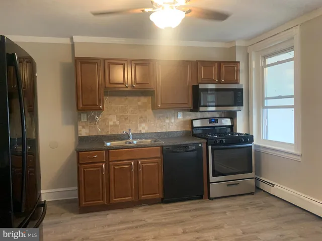 $1,875 | 73 West 5th Street, Bridgeport, PA 19405