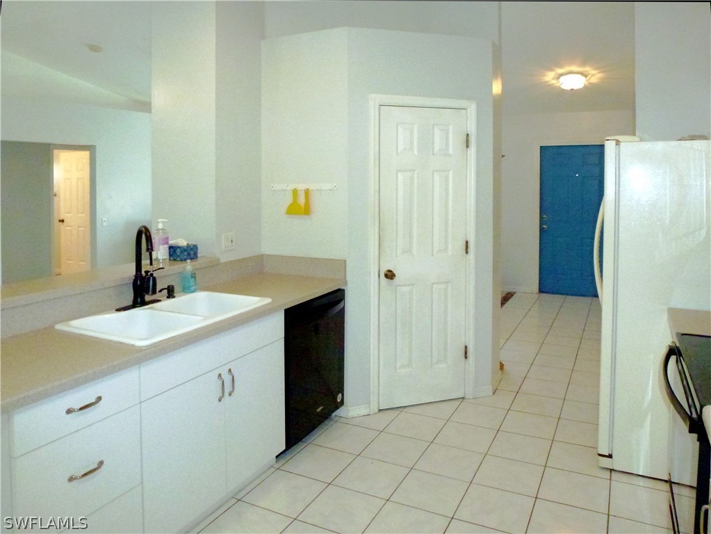 18469 Sunflower Road Fort Myers, FL 33967 - Photo 9 of 25 Gallery Image 9