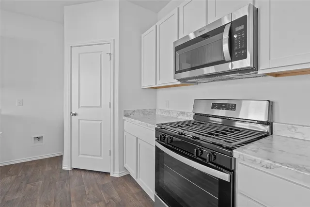 $285,990 | 313 Puerto Plata Avenue, Bastrop, TX 78602