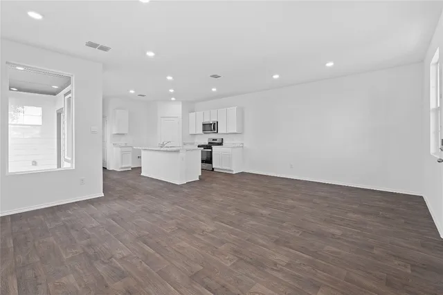 $285,990 | 313 Puerto Plata Avenue, Bastrop, TX 78602