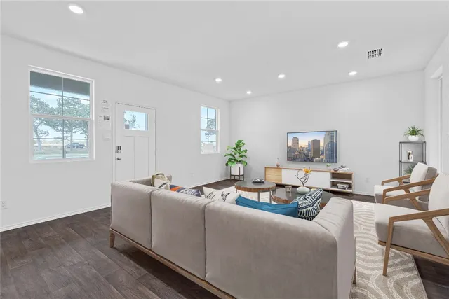 $285,990 | 313 Puerto Plata Avenue, Bastrop, TX 78602