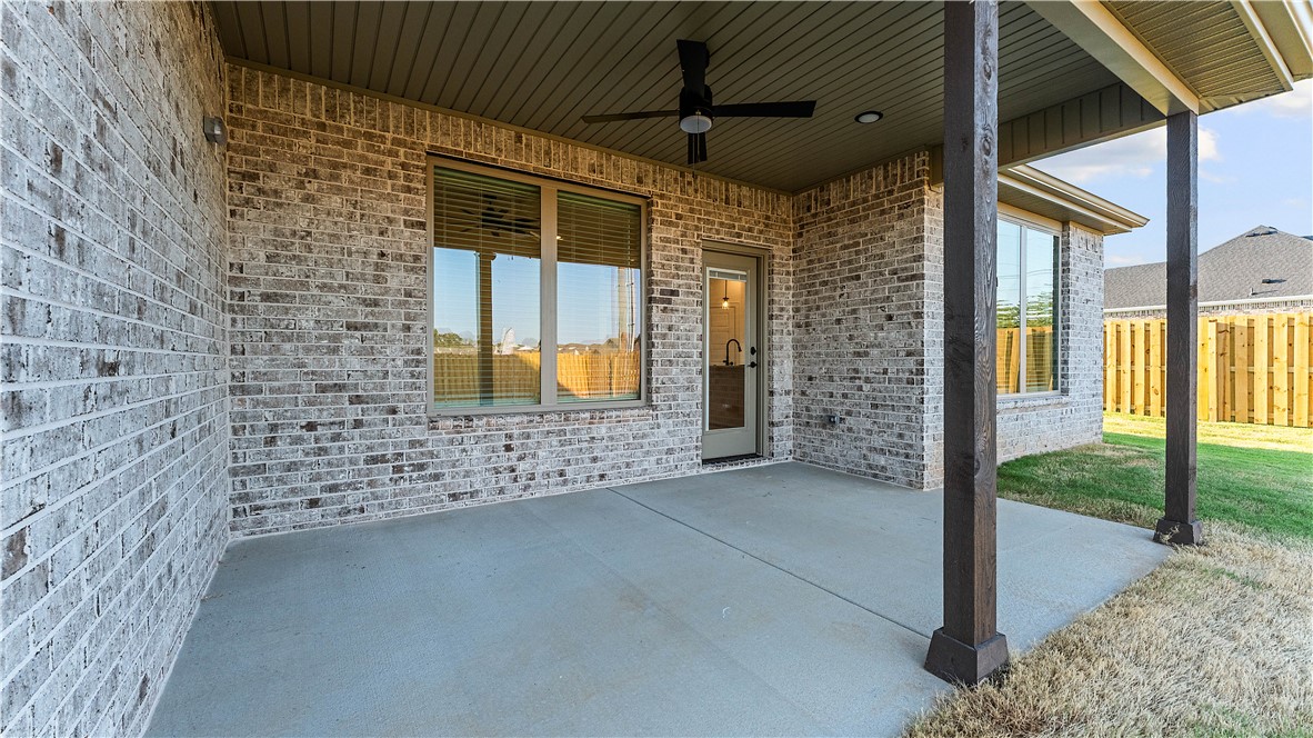 1712 Hagerty Street Pea Ridge, AR 72751 - Photo 11 of 23 Covered back patio
