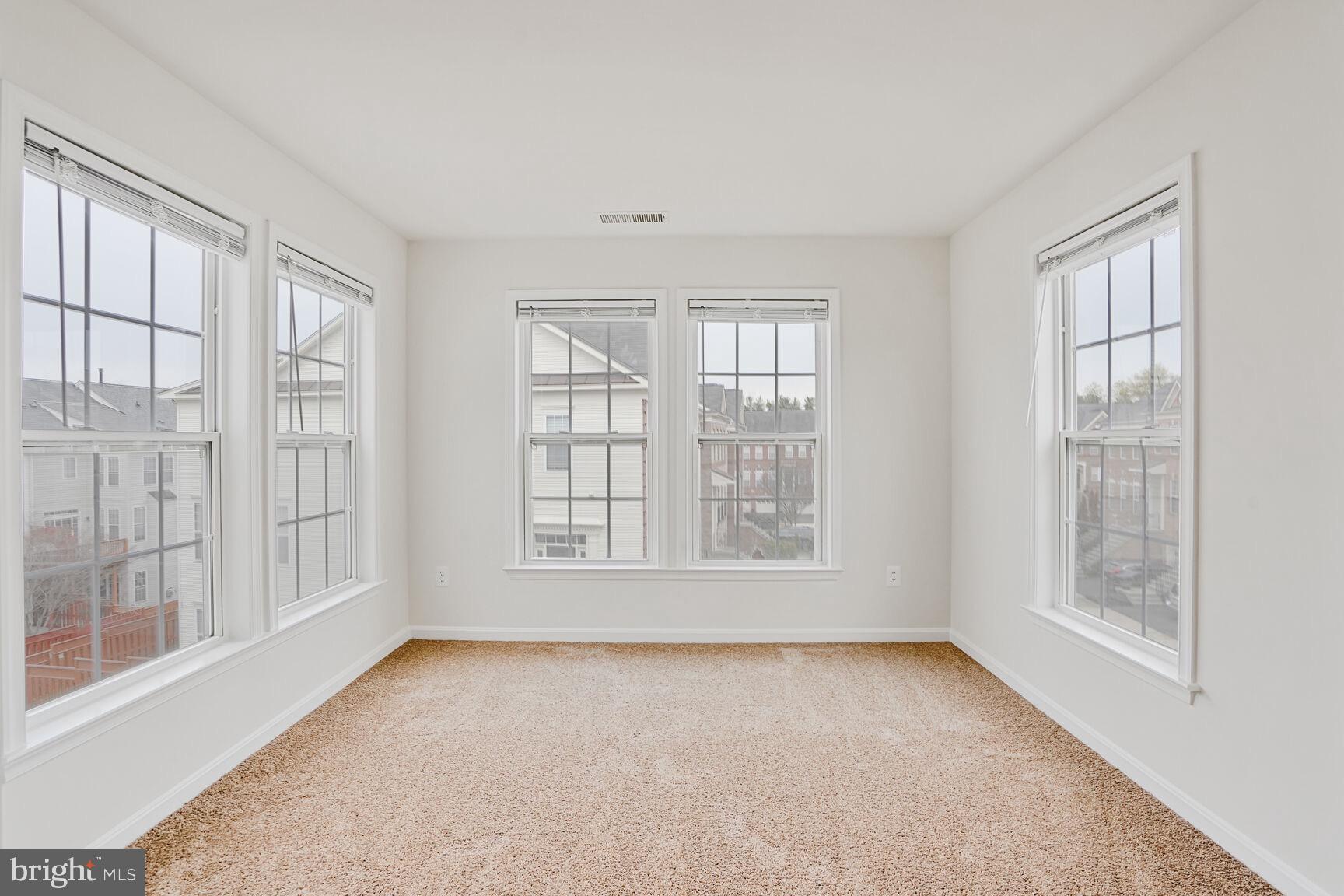 22062 Dilworth Square Broadlands, VA 20148 - Photo 16 of 35