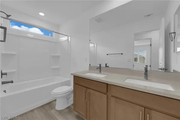 $2,700 | 10239 Estancia Hl Street, Las Vegas, NV 89141