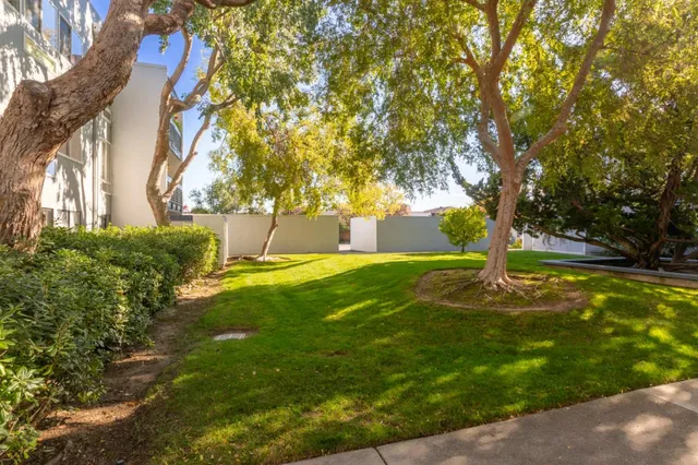 $805,000 | 1025 Shell Boulevard, Unit 7, Foster City, CA 94404