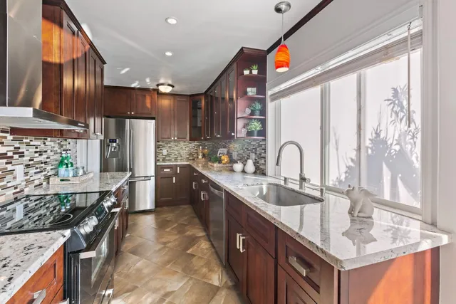 $805,000 | 1025 Shell Boulevard, Unit 7, Foster City, CA 94404