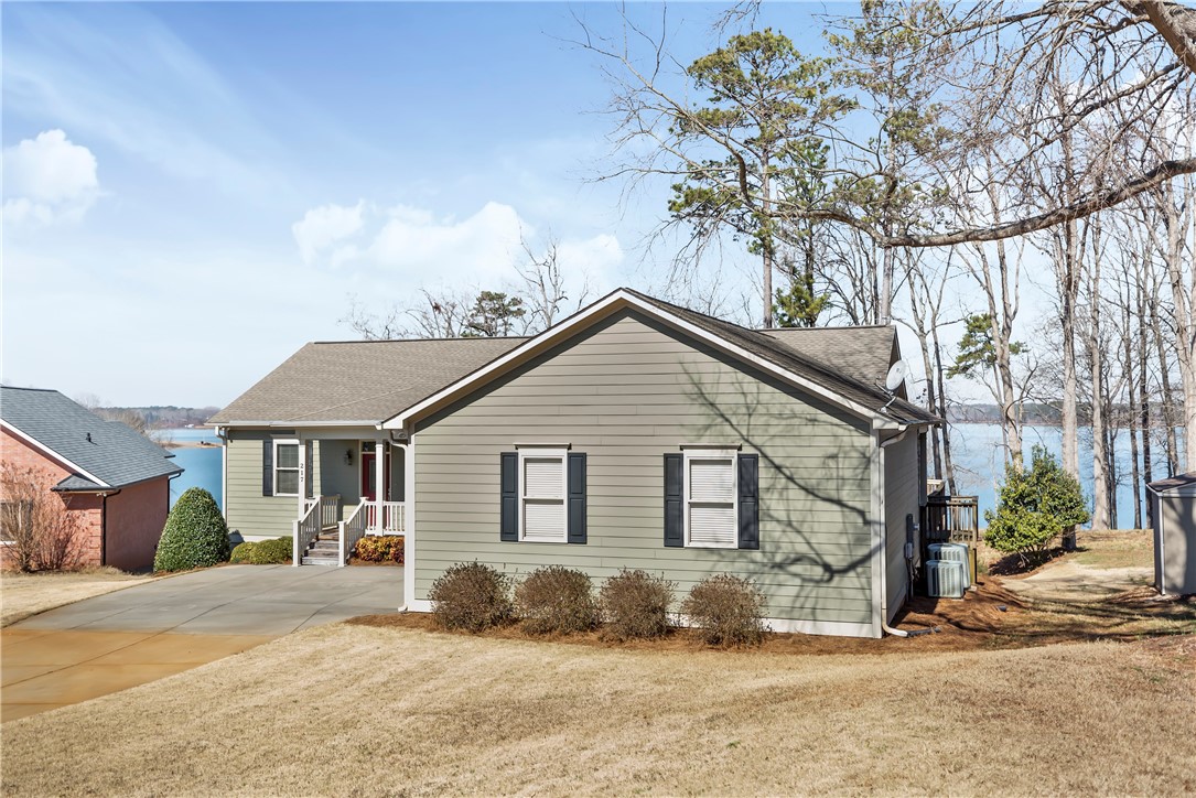 217 Forest Cove Road Anderson, SC 29626 - Photo 3 of 49 Gallery Image 3