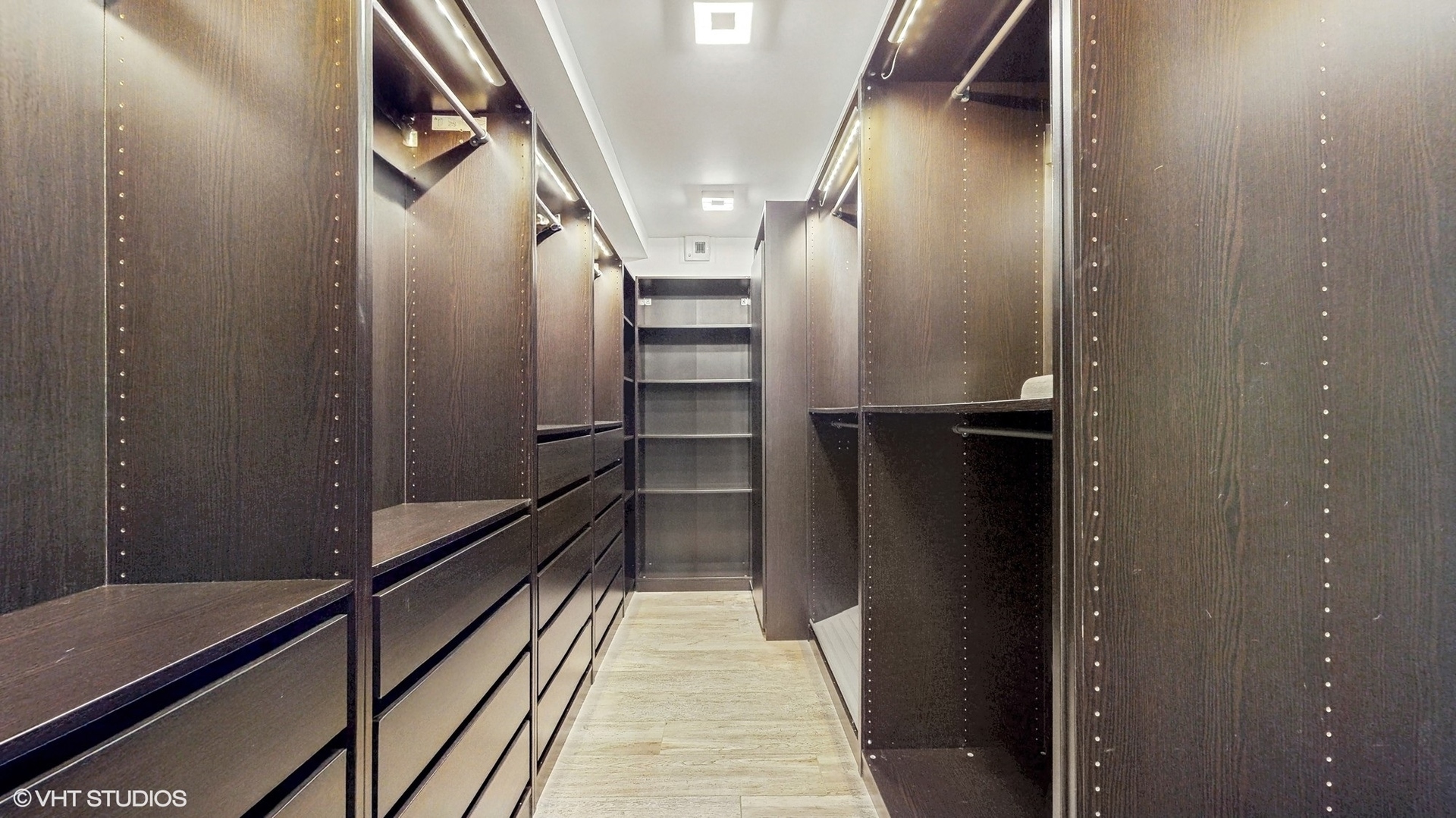 71 East Division Street, Unit 1801 Chicago, IL 60611 - Photo 11 of 31 a view of gallery