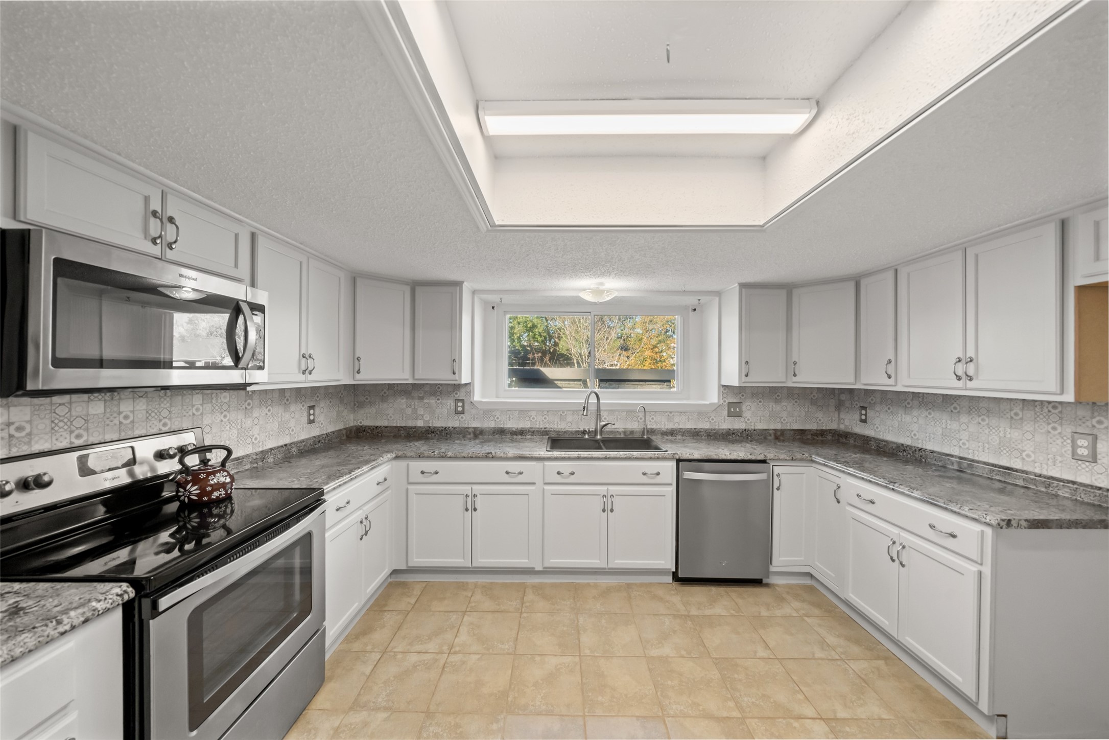 6930 Maple Fox Drive Humble, TX 77338 - Photo 5 of 26