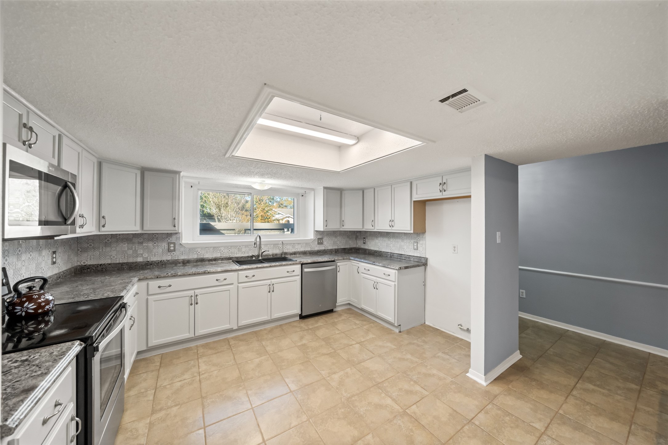 6930 Maple Fox Drive Humble, TX 77338 - Photo 8 of 26