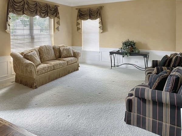 1408 Mink Trail Cary, IL 60013 - Photo 11 of 34 a living room with furniture