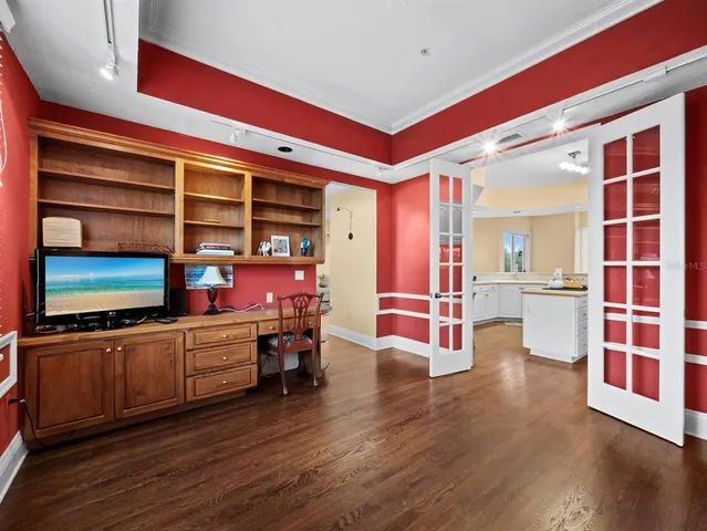 $1,100,000 | 836 Evergreen Way, Longboat Key, FL 34228