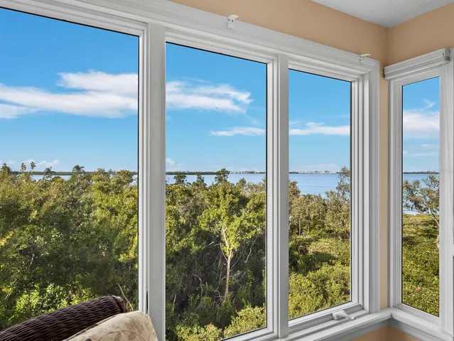 $1,100,000 | 836 Evergreen Way, Longboat Key, FL 34228