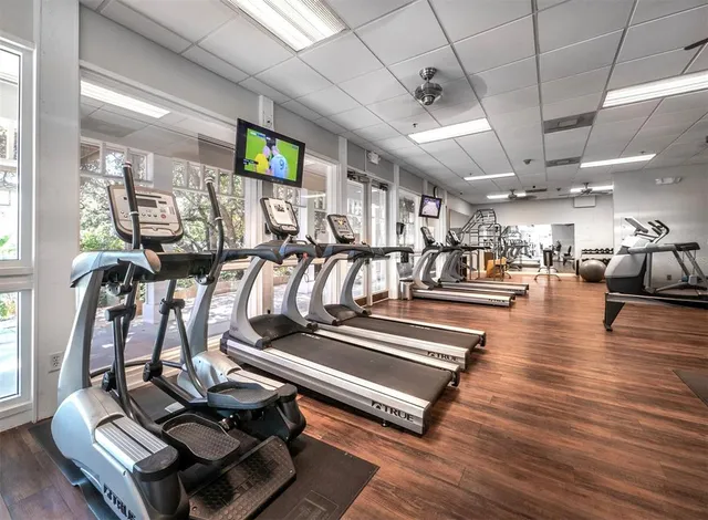 $1,100,000 | 836 Evergreen Way, Longboat Key, FL 34228