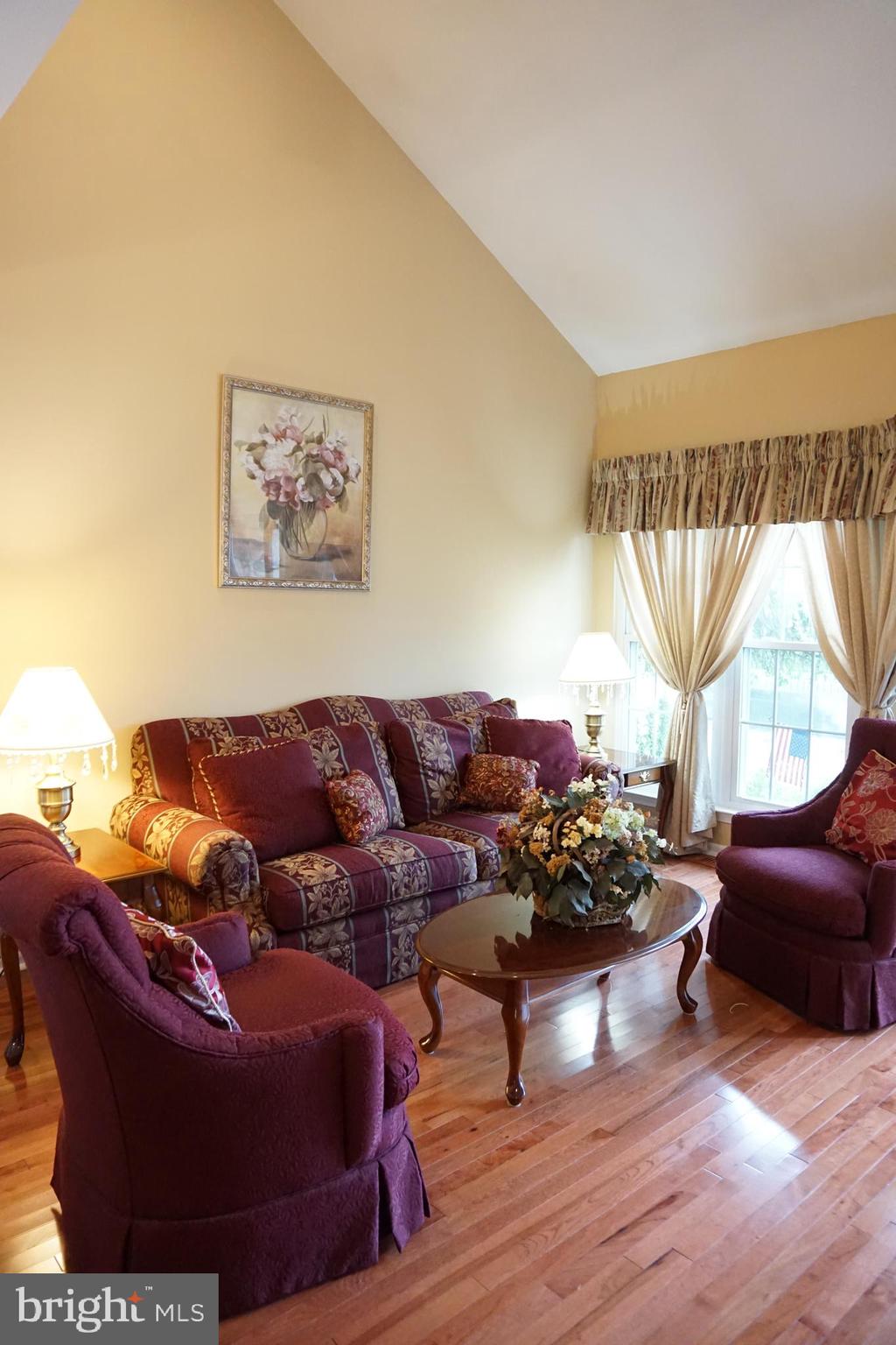165 Ridgewood Way Burlington, NJ 08016 - Photo 5 of 41 Gallery Image 5