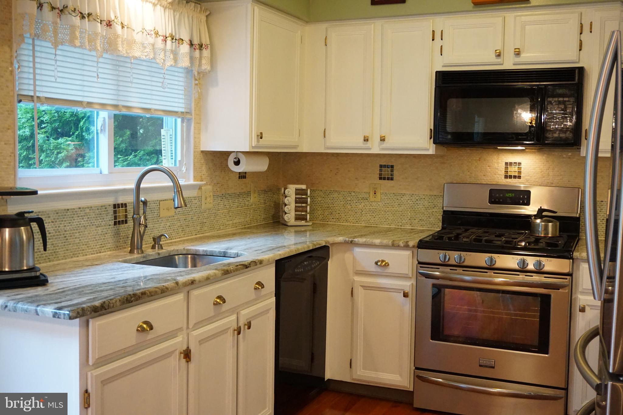 165 Ridgewood Way Burlington, NJ 08016 - Photo 10 of 41 Gallery Image 10