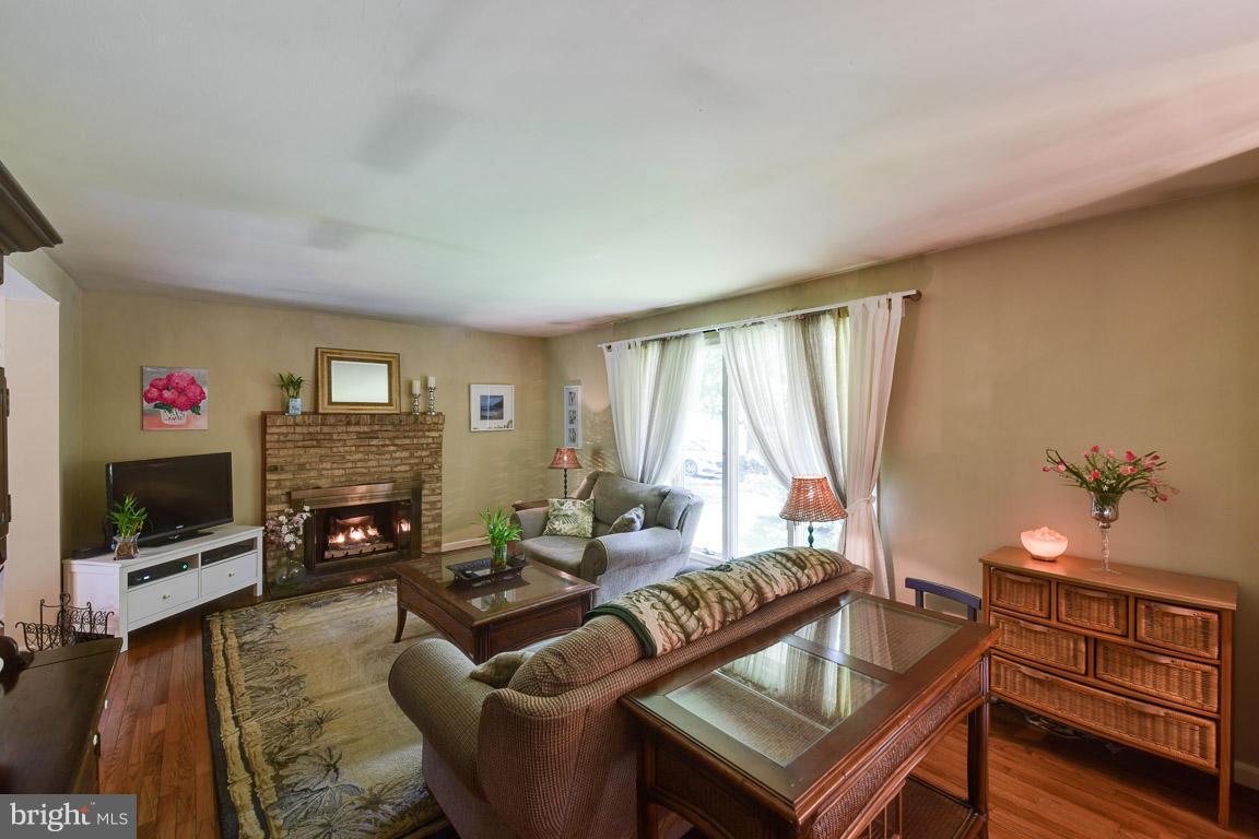 19 Arthurs Lane Stafford, VA 22554 - Photo 23 of 30 Living Room