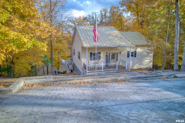 $639,000 | 1415 Lake Shore Drive, Goreville, IL 62939