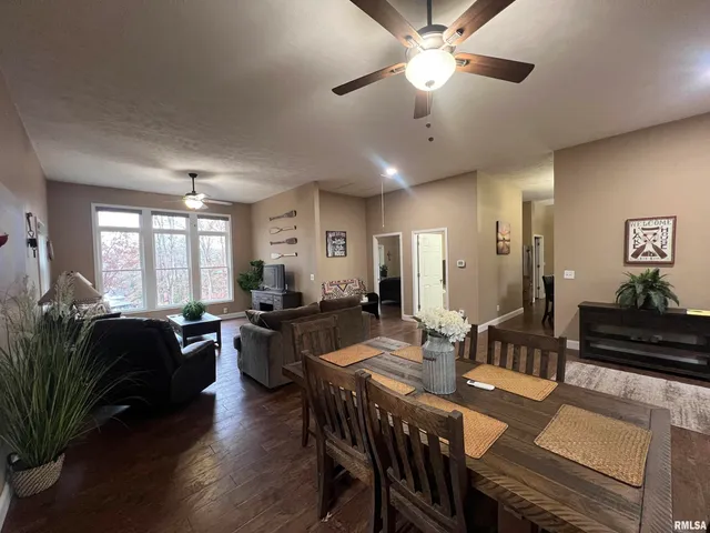 $639,000 | 1415 Lake Shore Drive, Goreville, IL 62939