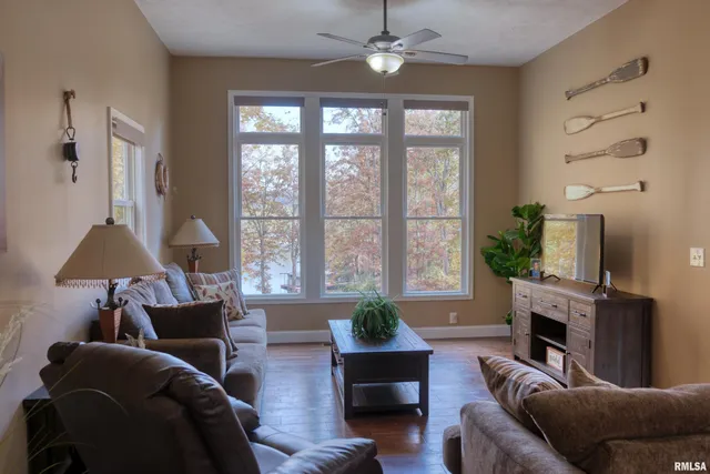 $639,000 | 1415 Lake Shore Drive, Goreville, IL 62939