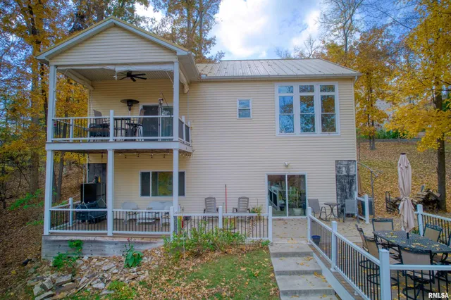 $639,000 | 1415 Lake Shore Drive, Goreville, IL 62939