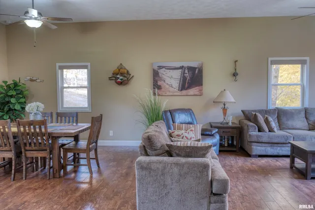 $639,000 | 1415 Lake Shore Drive, Goreville, IL 62939