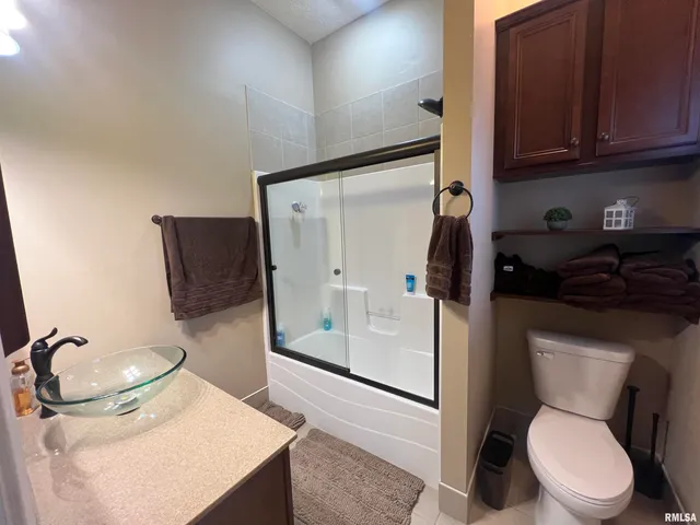 $639,000 | 1415 Lake Shore Drive, Goreville, IL 62939