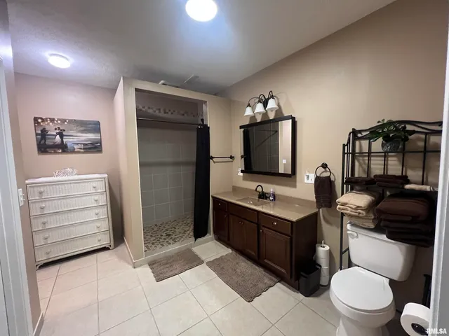 $639,000 | 1415 Lake Shore Drive, Goreville, IL 62939