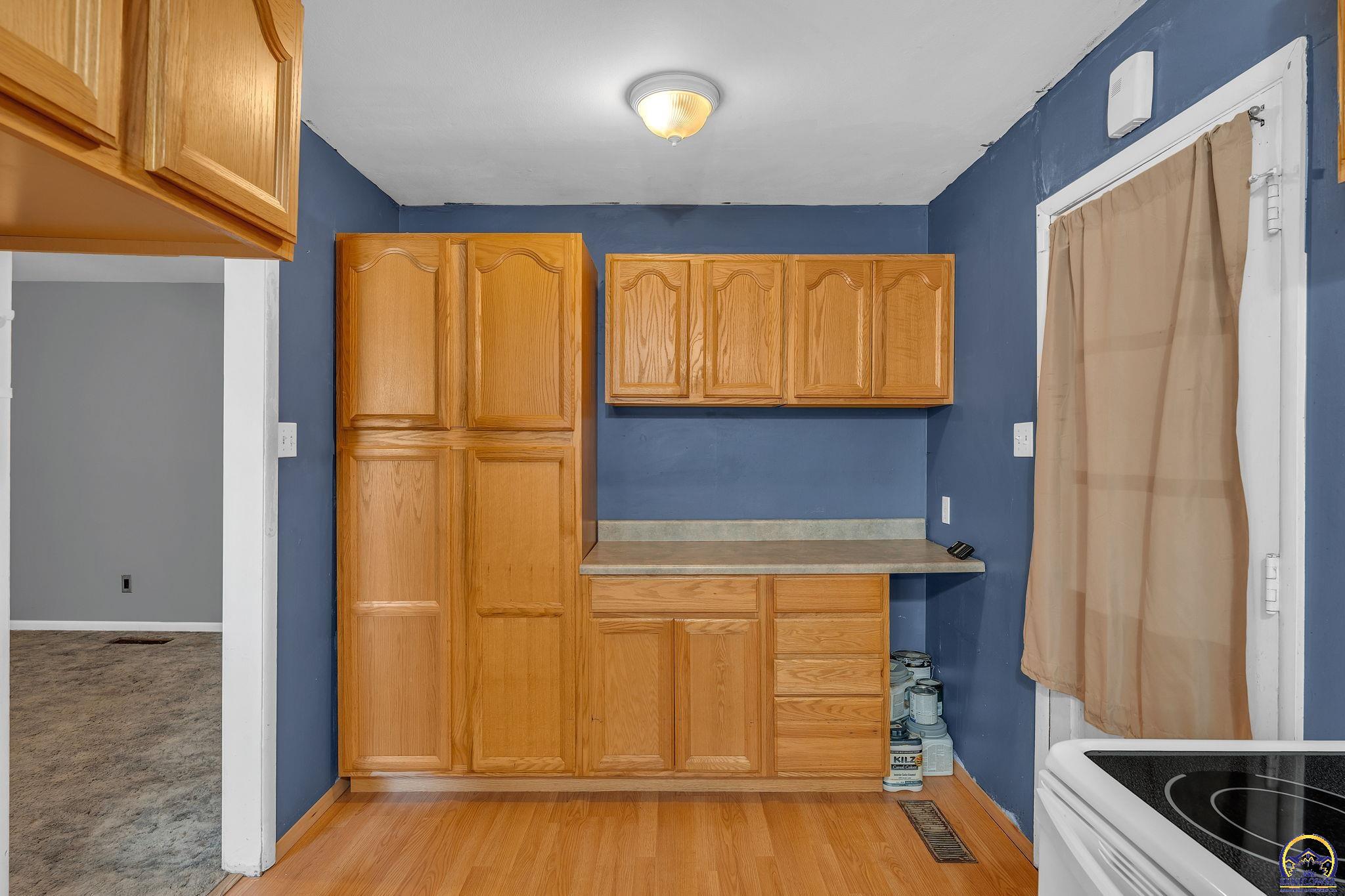 1401 Southwest Cornwall Street Topeka, KS 66611 - Photo 15 of 30