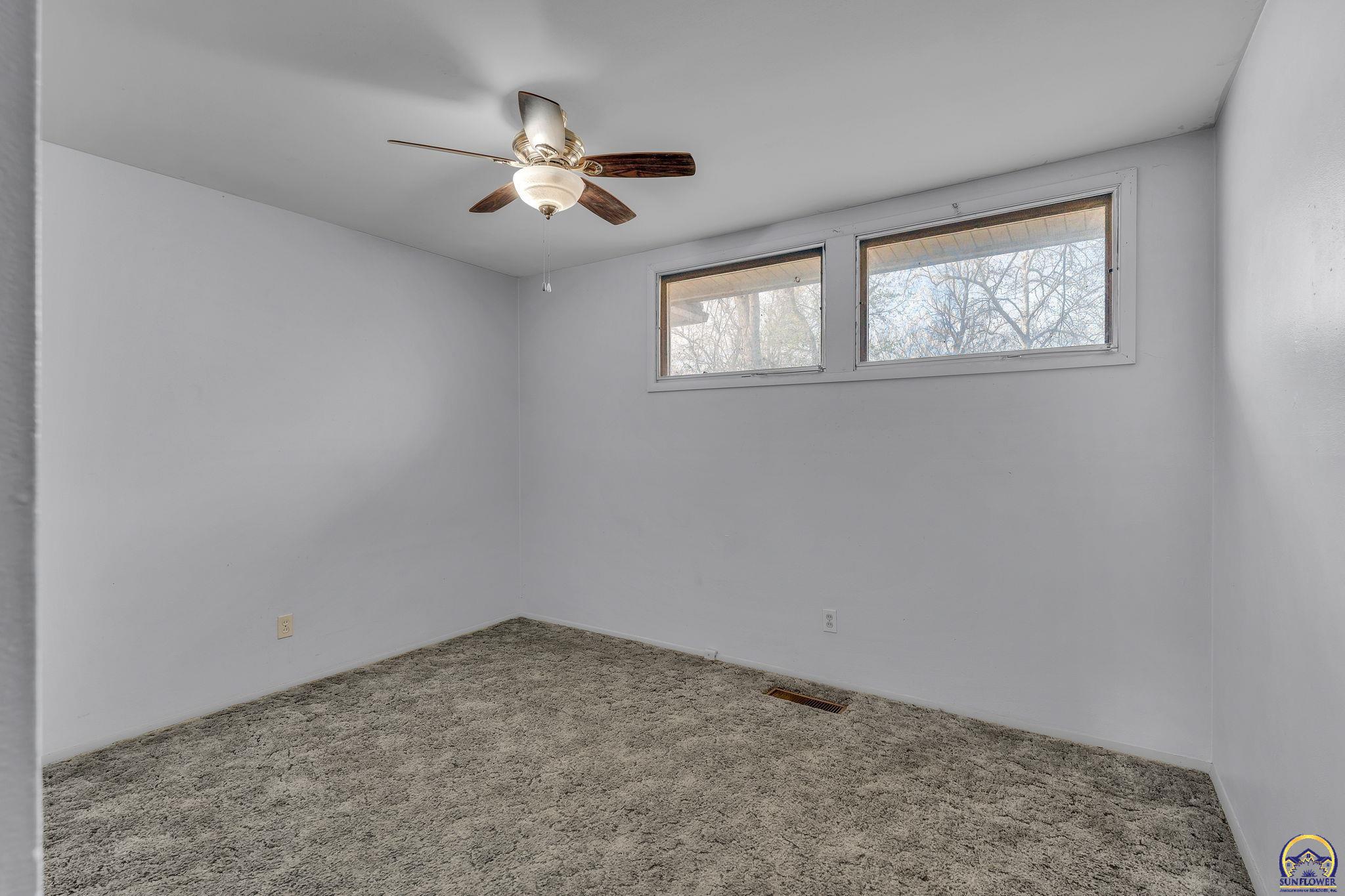 1401 Southwest Cornwall Street Topeka, KS 66611 - Photo 18 of 30