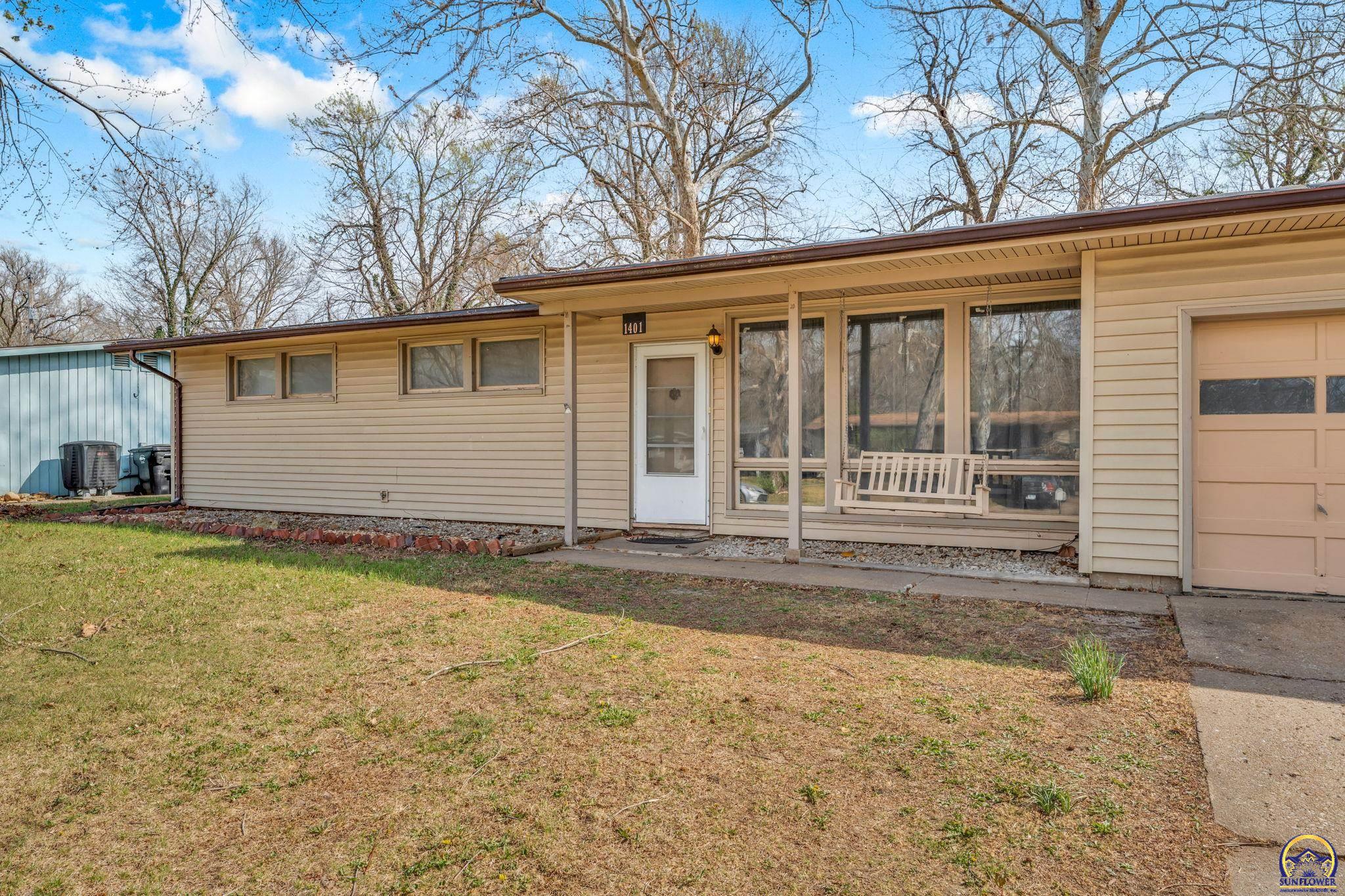 1401 Southwest Cornwall Street Topeka, KS 66611 - Photo 4 of 30