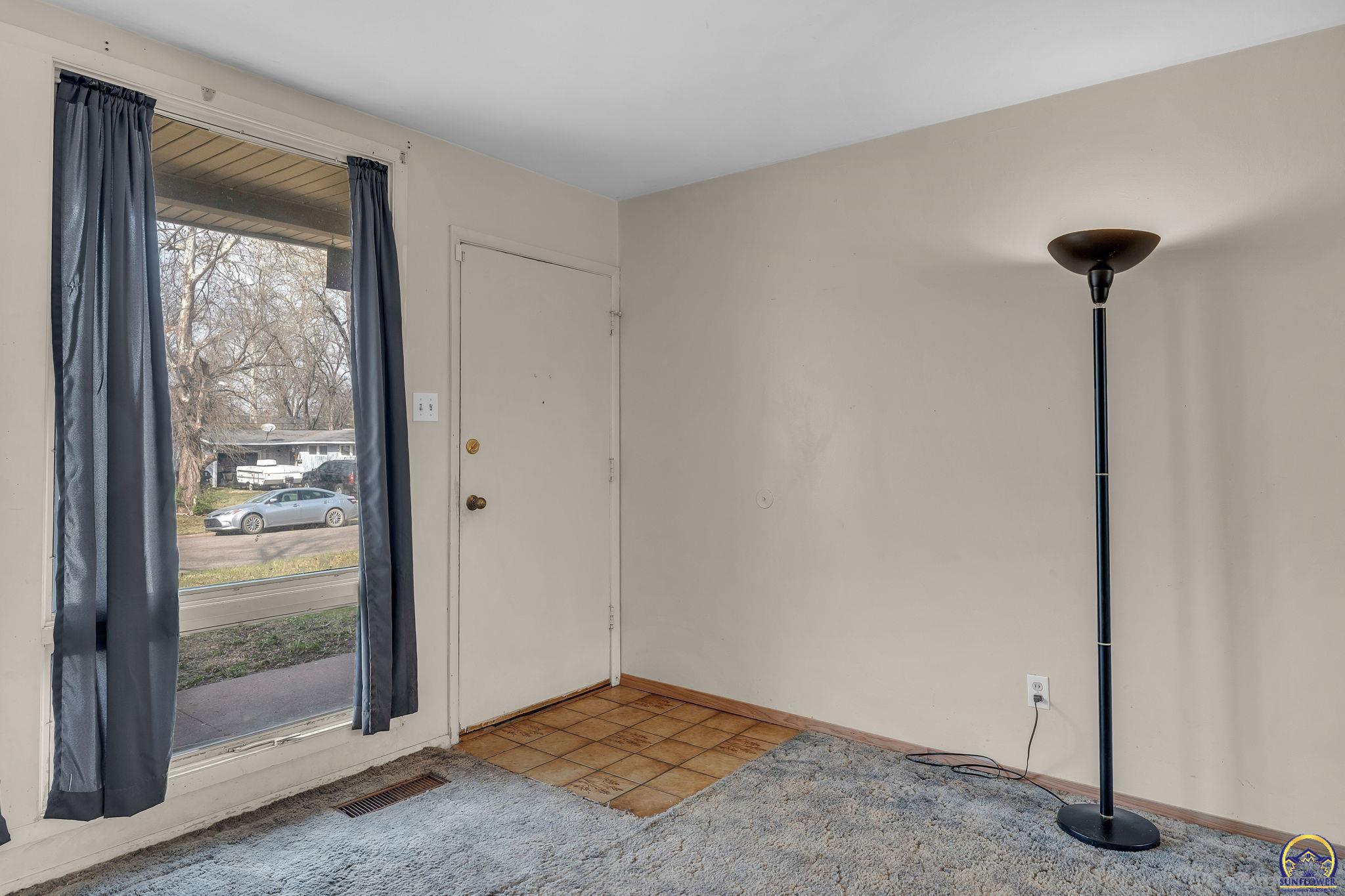 1401 Southwest Cornwall Street Topeka, KS 66611 - Photo 6 of 30