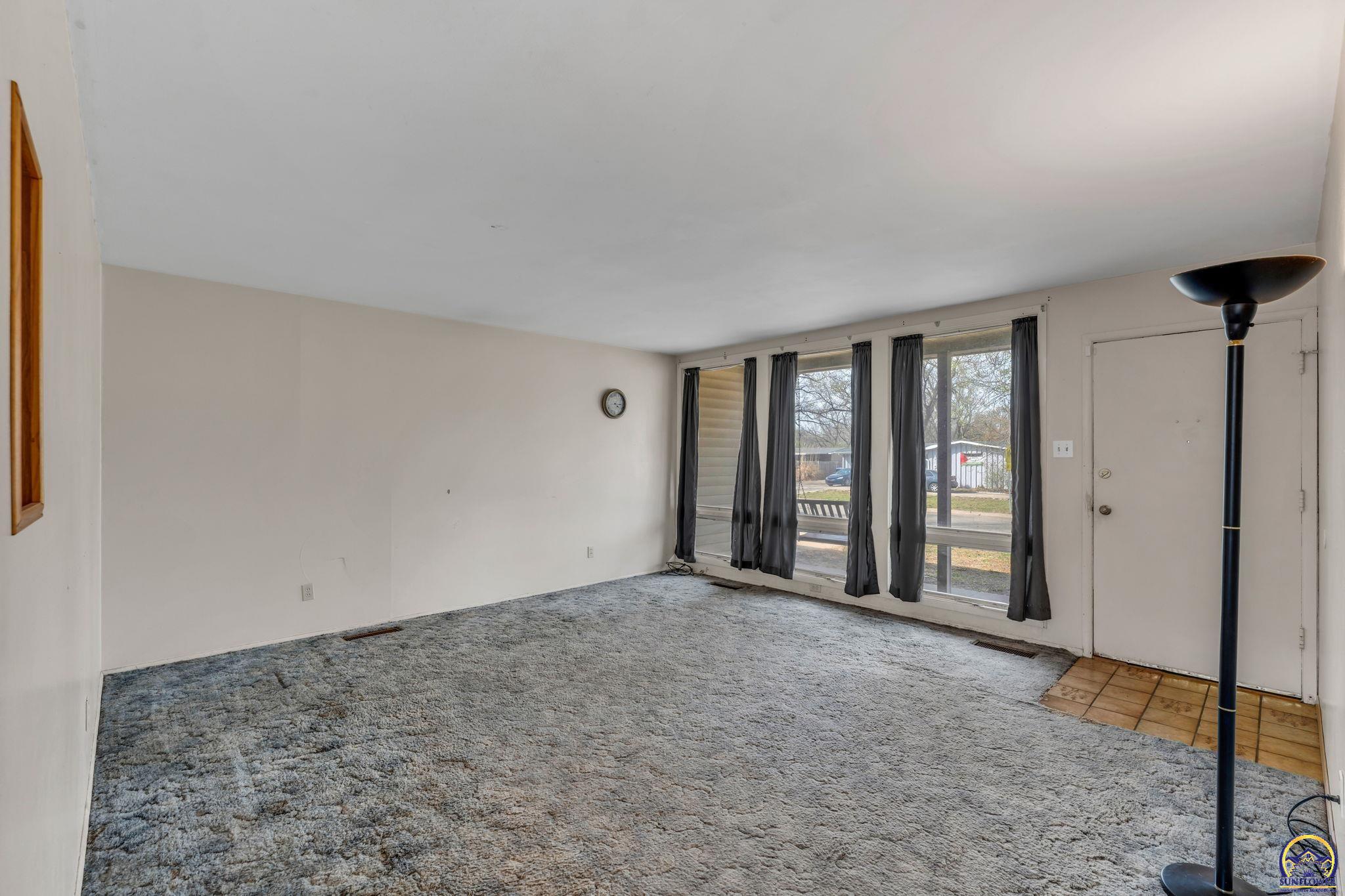 1401 Southwest Cornwall Street Topeka, KS 66611 - Photo 7 of 30