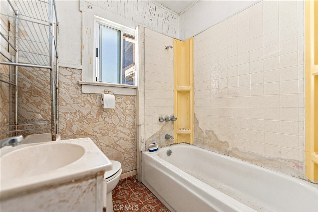 1709 Campus Road Eagle Rock, CA 90041 - Photo 7 of 9 Gallery Image 7