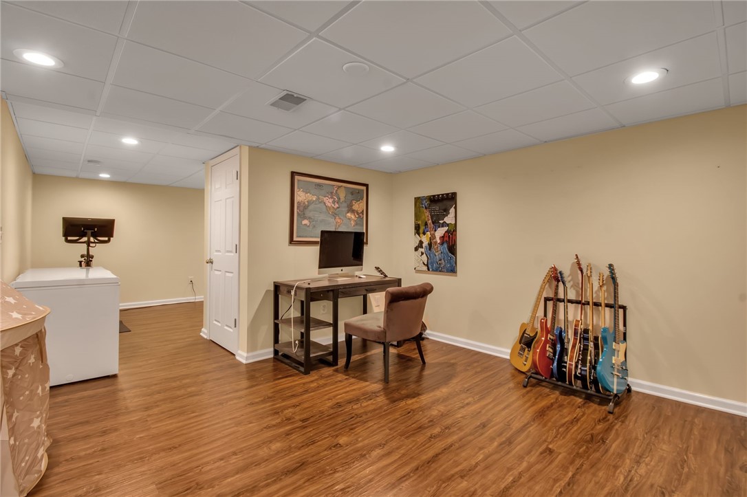 21 Windsor Ridge Drive Lancaster, NY 14086 - Photo 36 of 47