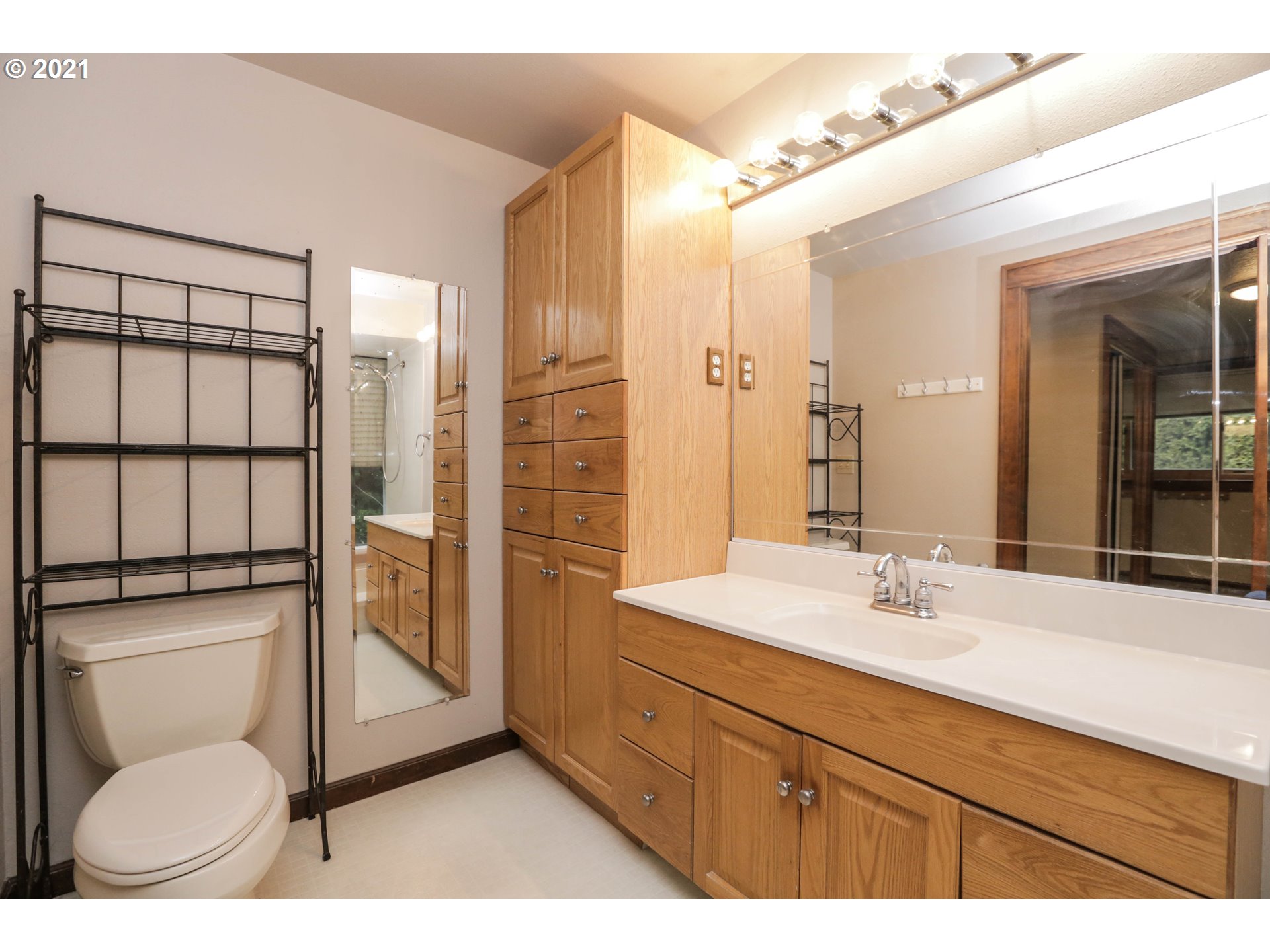 1336 Brickley Road Eugene, OR 97401 - Photo 12 of 32 Gallery Image 12