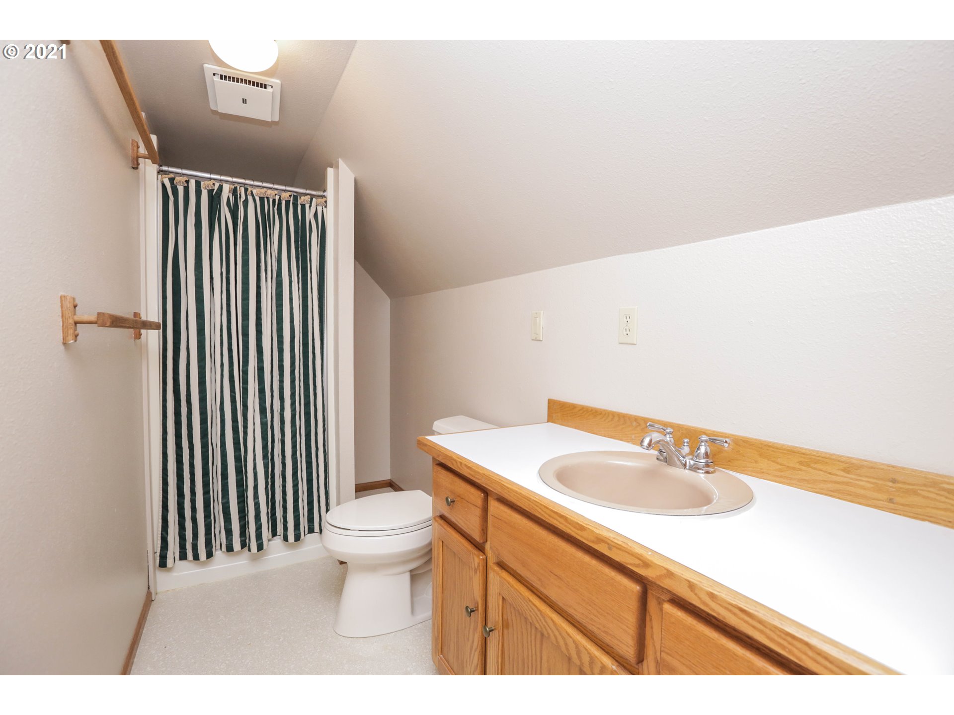 1336 Brickley Road Eugene, OR 97401 - Photo 20 of 32 Gallery Image 20