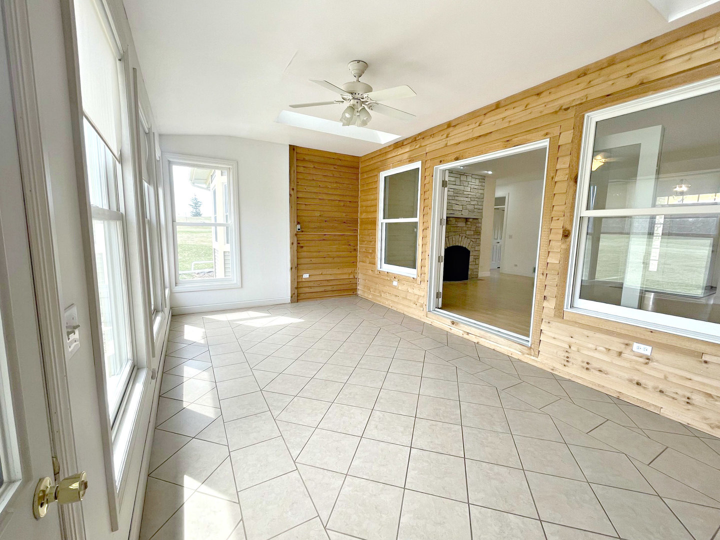 8208 Eagle Ridge Spring Grove, IL 60081 - Photo 15 of 39 a view of an entryway with a chandelier