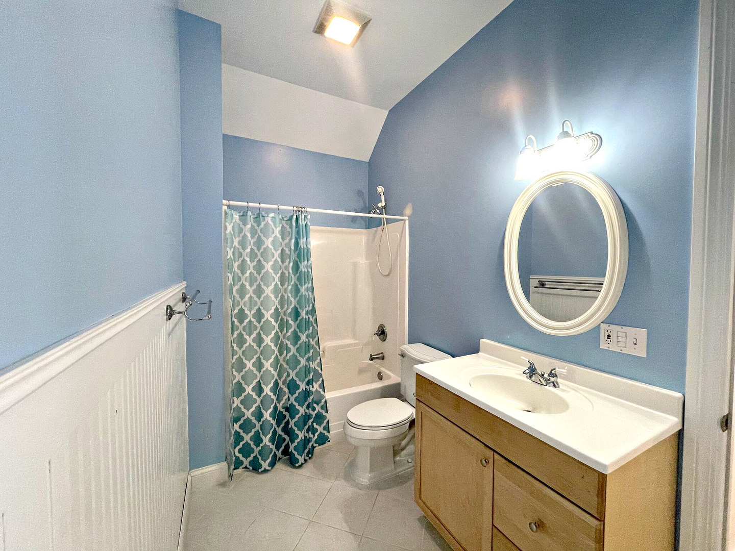 8208 Eagle Ridge Spring Grove, IL 60081 - Photo 32 of 39 a bathroom with a sink a toilet and a mirror